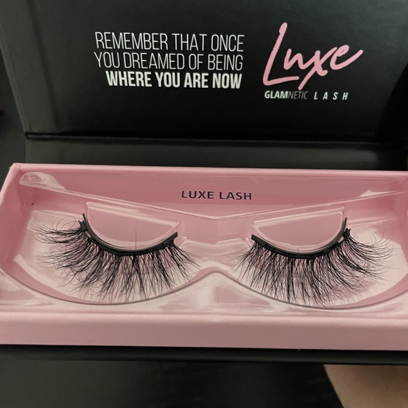 Glamnetic magnetic lashes - Picture 5 of 8